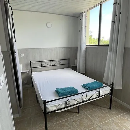 Spacieux à Pour 10 Avec Piscine - Fr-1-822-20 Appartement Esparron-de-Verdon