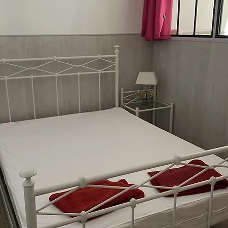 Spacieux à Pour 10 Avec Piscine - Fr-1-822-20 * Esparron-de-Verdon