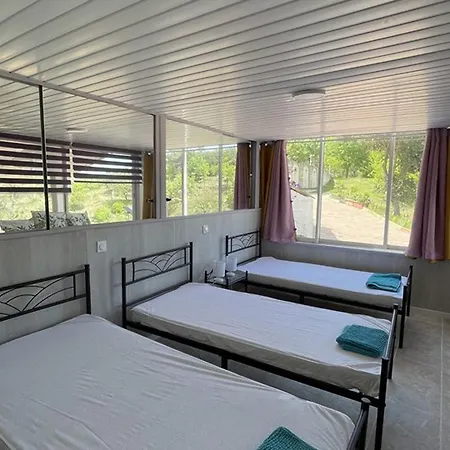 Spacieux à Pour 10 Avec Piscine - Fr-1-822-20 * Esparron-de-Verdon