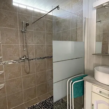 Spacieux à Pour 10 Avec Piscine - Fr-1-822-20 Appartement