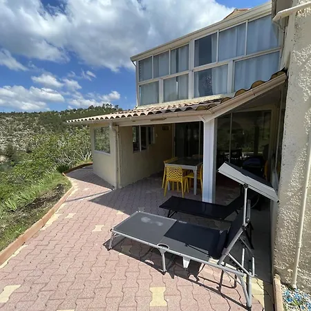 Appartement Spacieux à Pour 10 Avec Piscine - Fr-1-822-20 *
